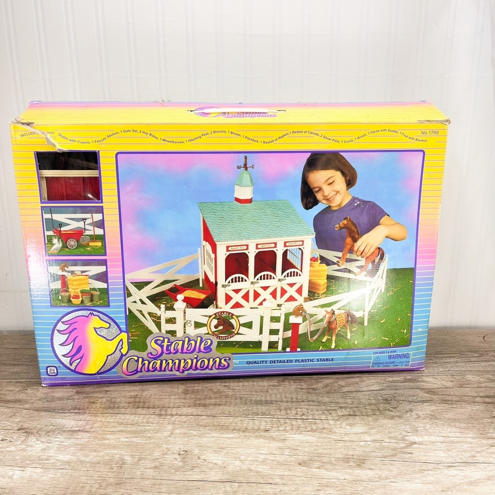 Stable Champions Horses Kid Kore Large Stable with Accessories Incomplete Read